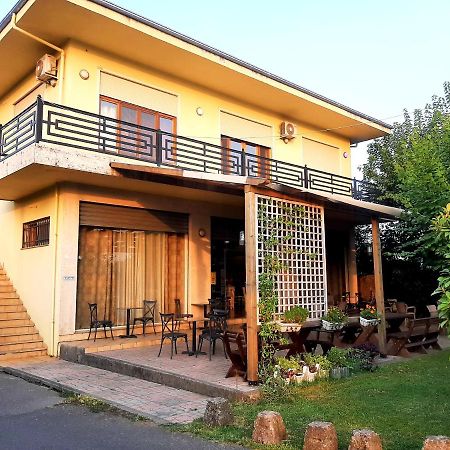 Hotel Vila Giorgio Shkoder Exterior photo