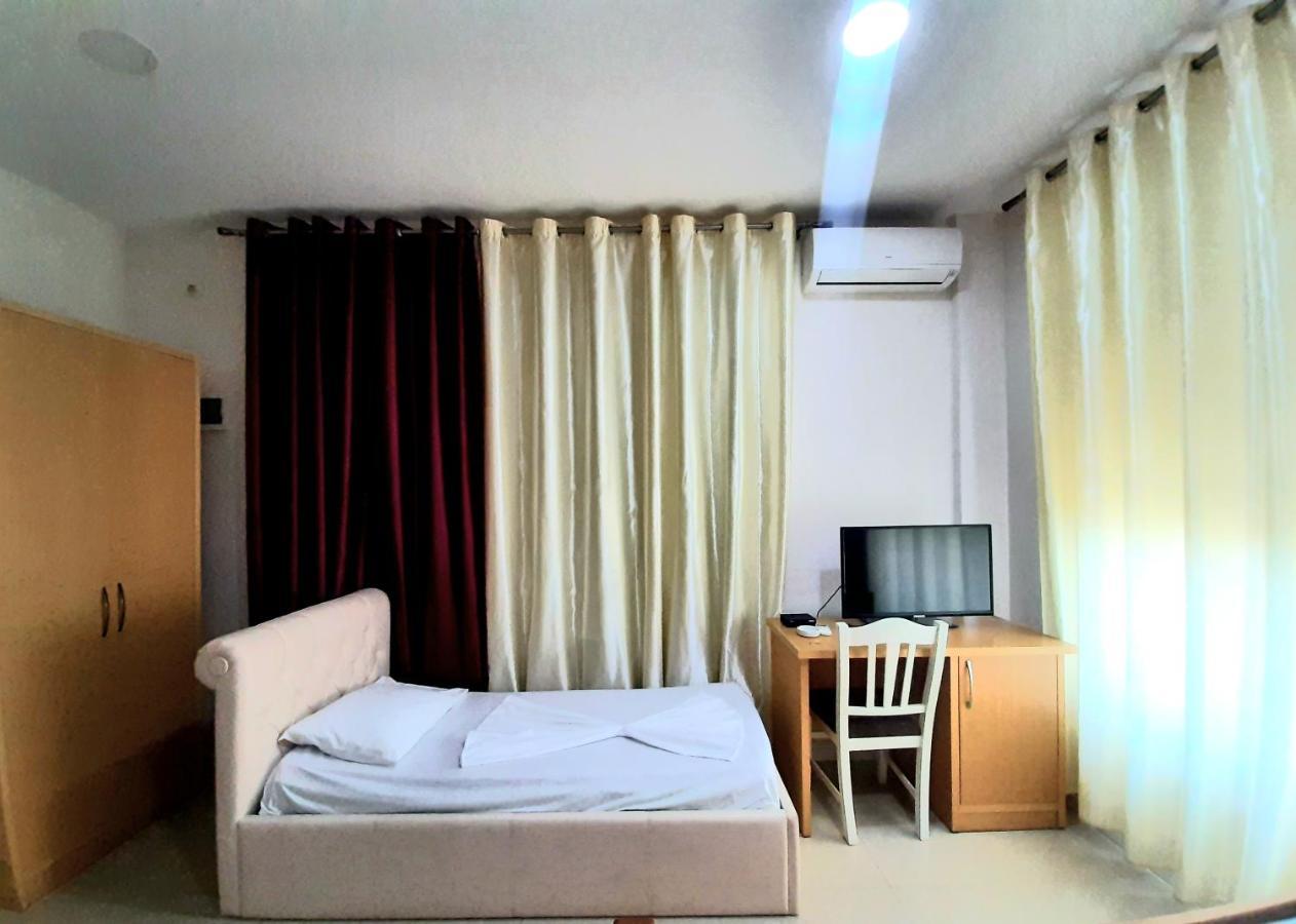 Hotel Vila Giorgio Shkoder Exterior photo